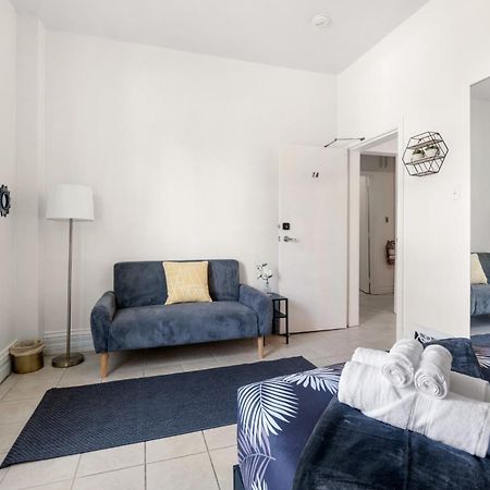 Bedroom In The Corso Italia Neighbourhood Toronto Luaran gambar